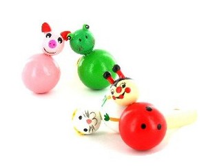 SIFFLETS EN BOIS RIGOLOS (24 pcs)