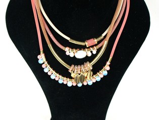 Magnifique Collier Multirang 4 Rangs Rose (1 pc)