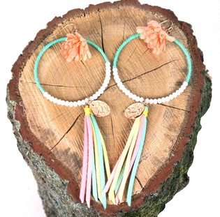 Boucles d'oreilles color&eacute;es style Ibiza (1 pce)
