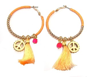 Boucles d'oreilles Saumon Style Ibiza avec Signe de la Paix et Pompon (1 pc)