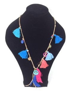 Collier Style Ibiza avec Pompons et Signe Peace (1 pc)