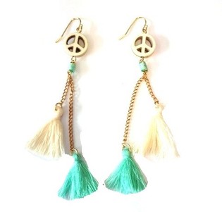 Boucles d'oreilles &agrave; pompons (1 pc)