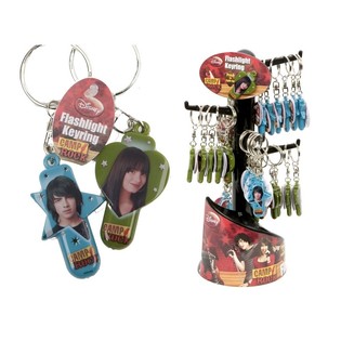 PORTE-CL&Eacute;S LUMINEUX CAMP ROCK SUR PR&Eacute;SENTOIR (36 pi&egrave;ces)