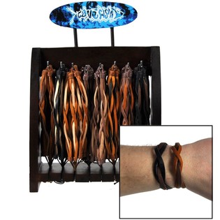 BRACELETS TRESS&Eacute;S EN CUIR SUR PR&Eacute;SENTOIR BOIS (93 pcs)