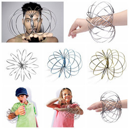 **RAGE 2018** Magic Rings / Flow Rings - Anneau Magique 3D Cin&eacute;tique - MULTICOLORE | SUR CARTE (10 pcs)